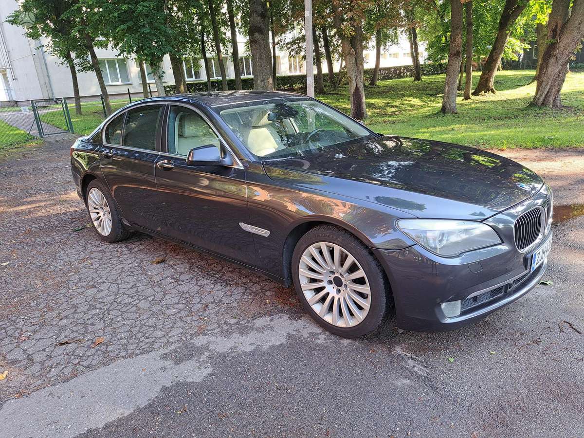 BMW 730, 3.0 l., Седан
