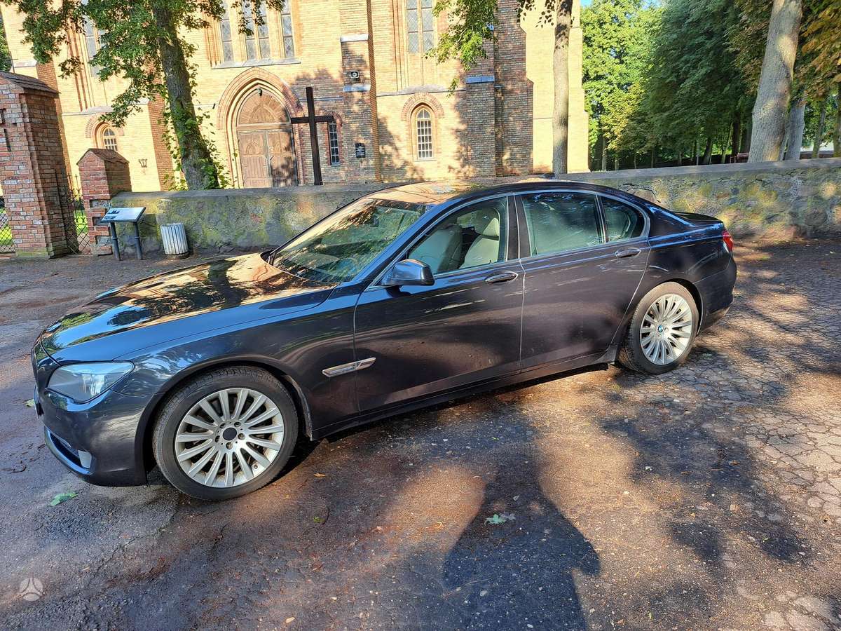 BMW 730, 3.0 l., Седан