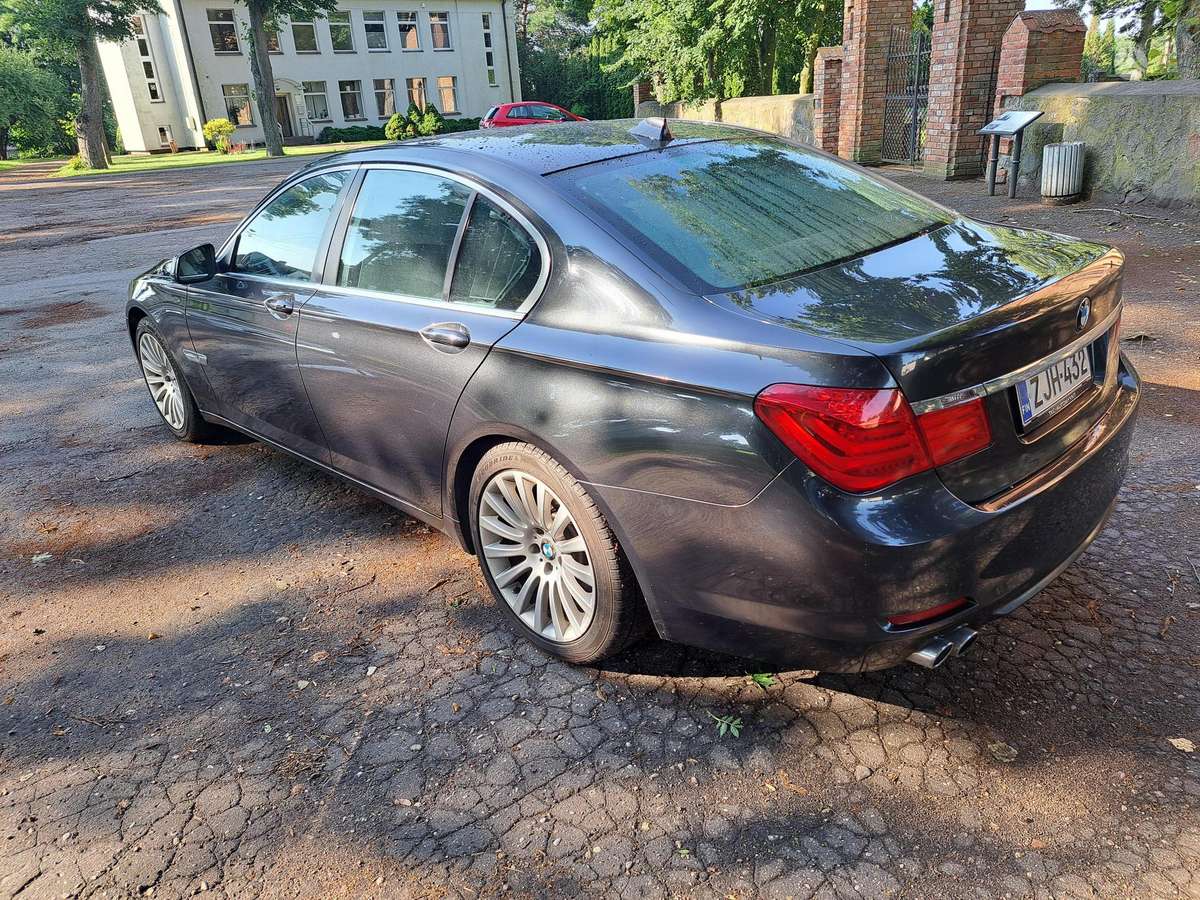 BMW 730, 3.0 l., Седан