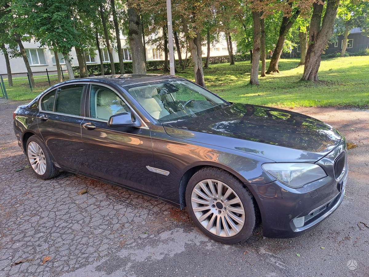 BMW 730, 3.0 l., Седан