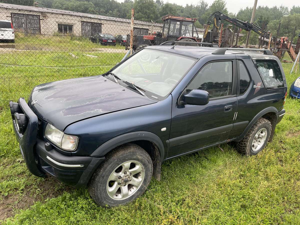 Opel Frontera dalimis