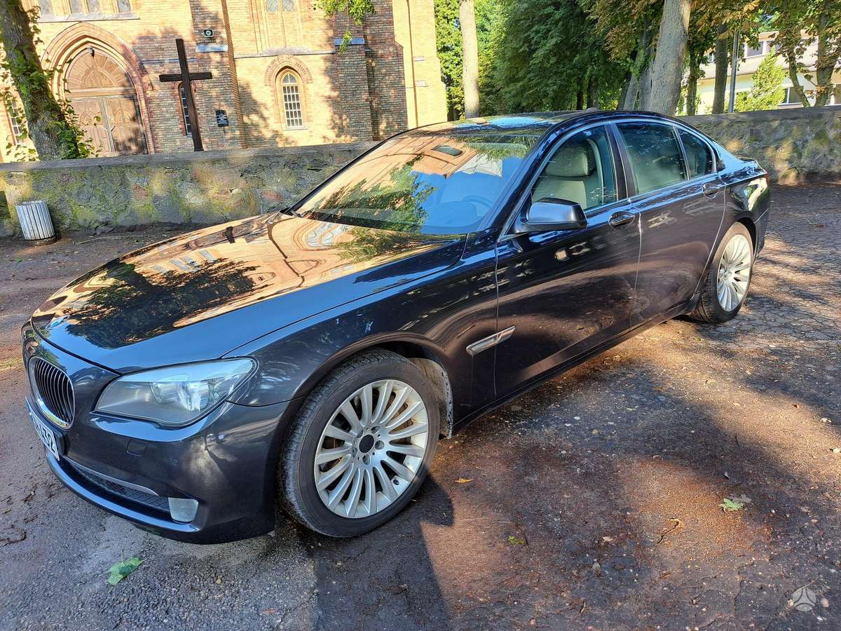 BMW 730, 3.0 l., Седан
