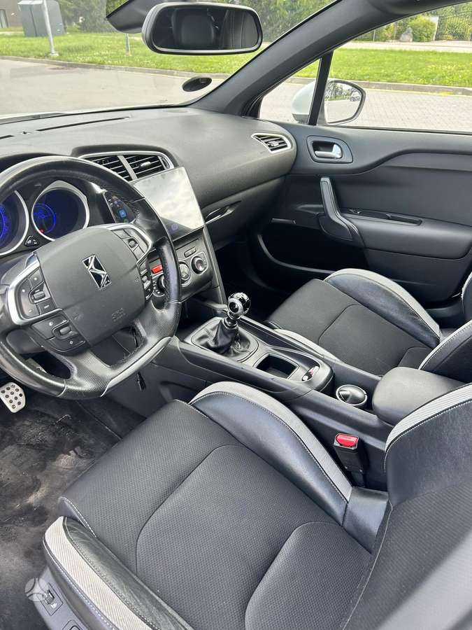 Citroen DS4, 2.0 l., hatchback