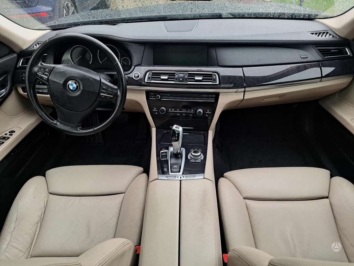 BMW 730, 3.0 l., Седан