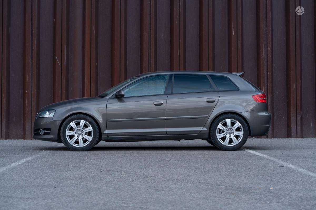 Audi A3, 1.6 l., hatchback
