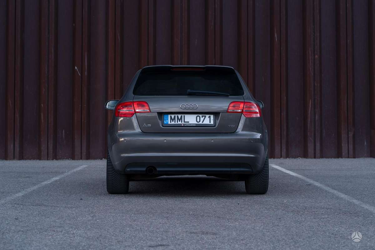 Audi A3, 1.6 l., Хэтчбек