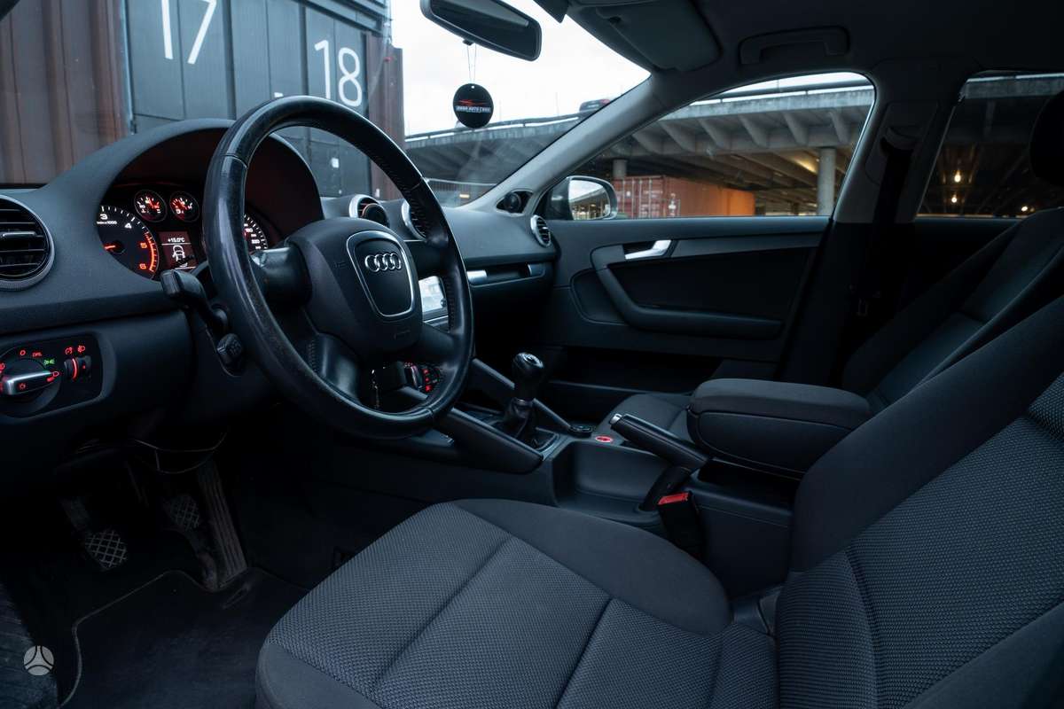 Audi A3, 1.6 l., Хэтчбек