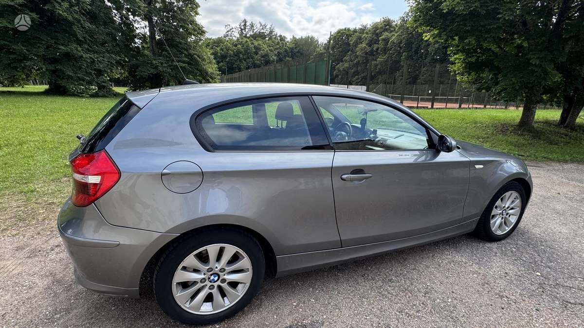 BMW 118, 2.0 l., hatchback
