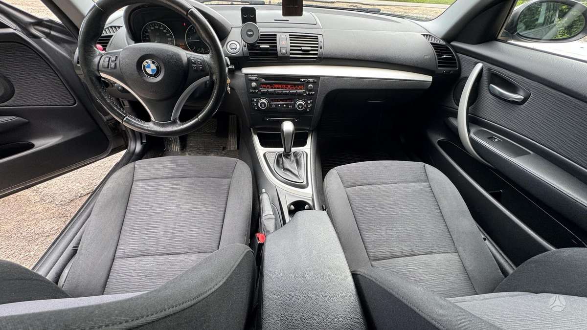 BMW 118, 2.0 l., hatchback