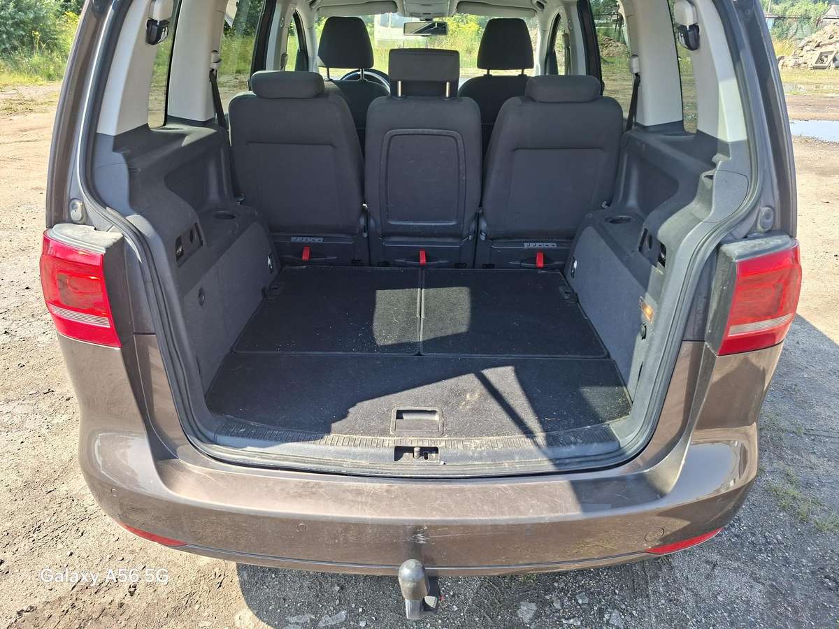 Volkswagen Touran - 10
