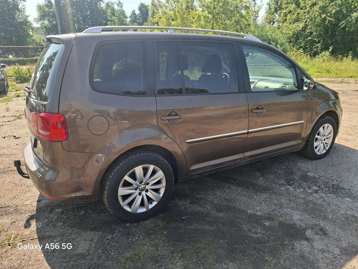 Volkswagen Touran - 11