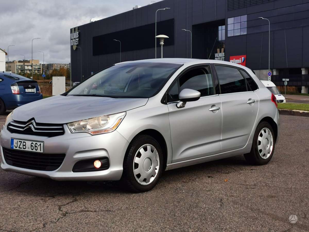 Citroen C4, 1.6 l., hatchback