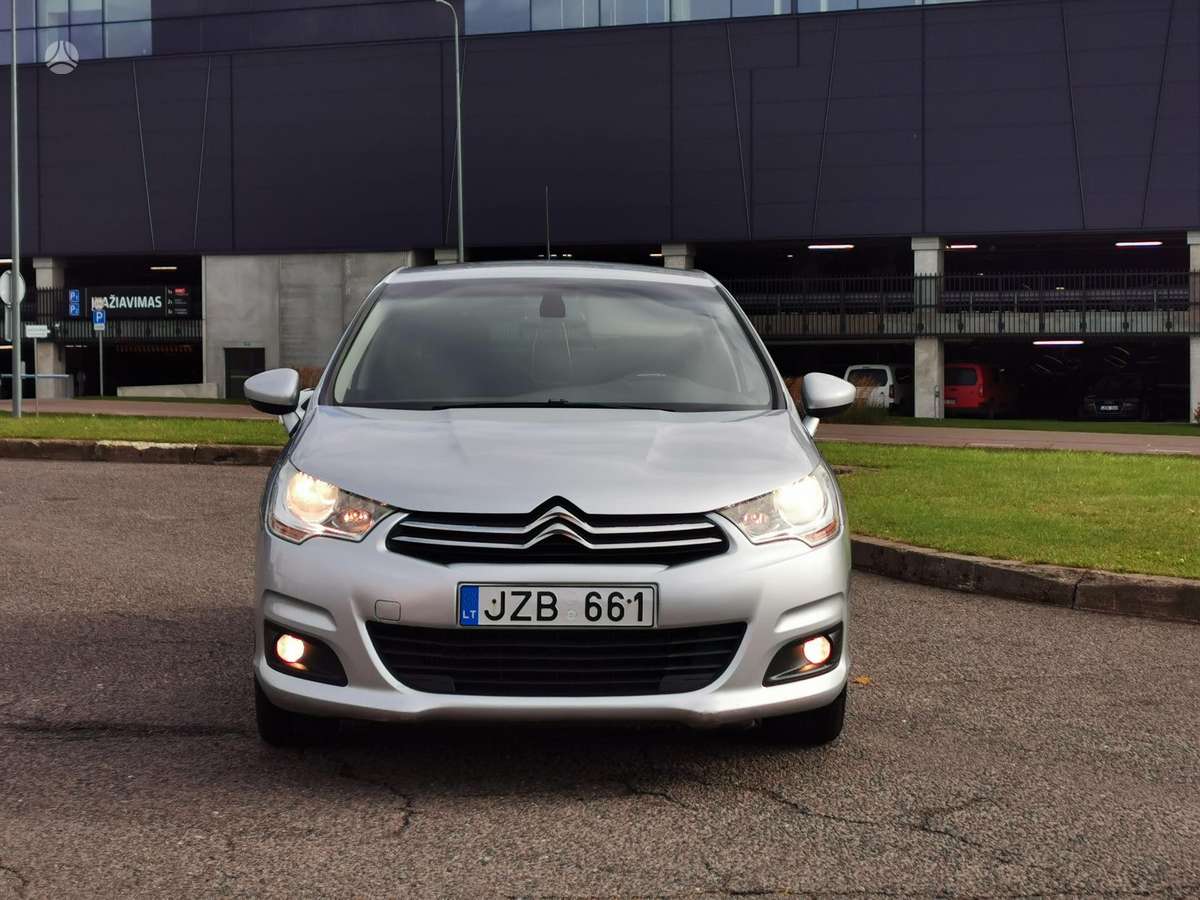 Citroen C4, 1.6 l., hatchback