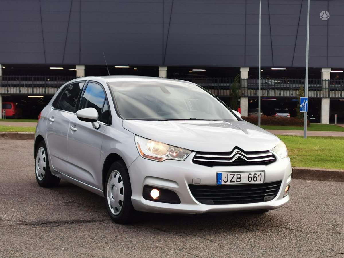 Citroen C4, 1.6 l., hatchback