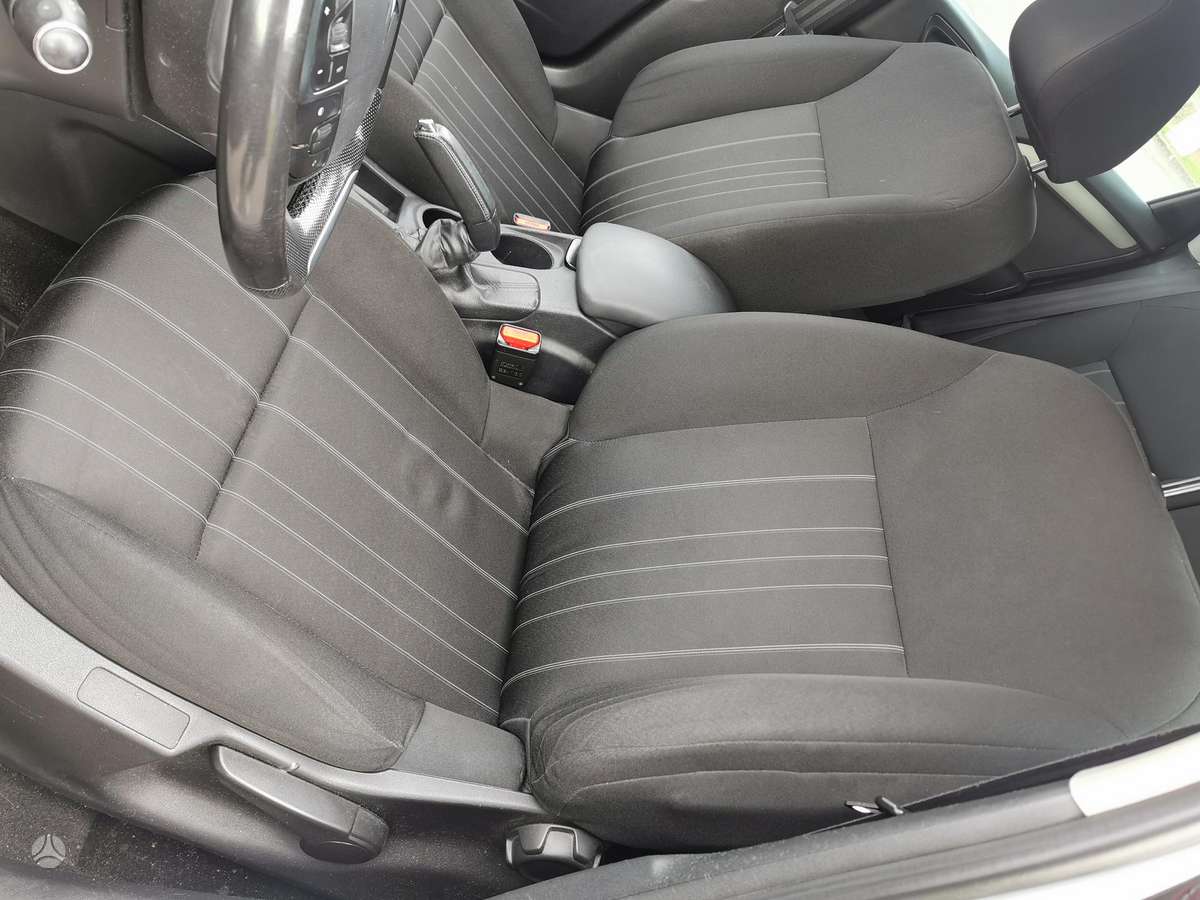Citroen C4, 1.6 l., hatchback