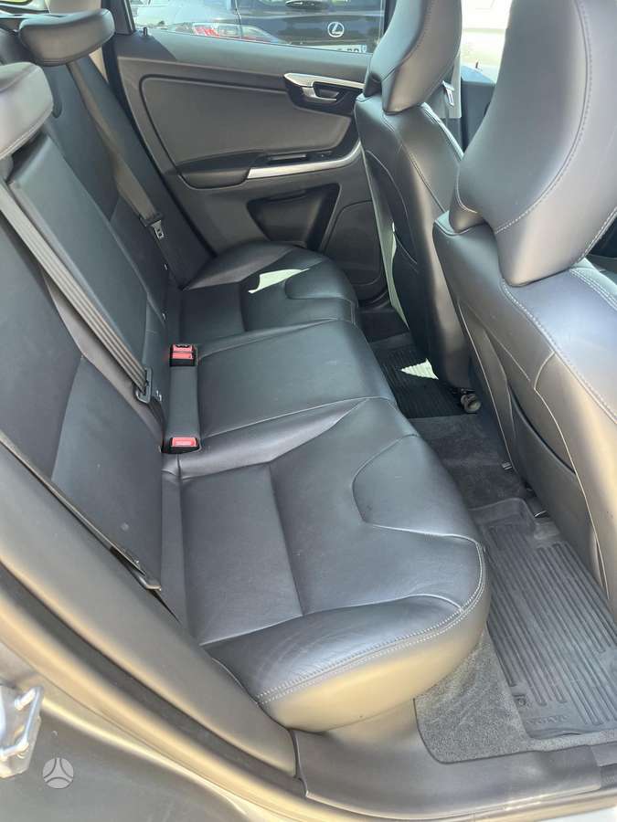 Volvo XC60 - 11