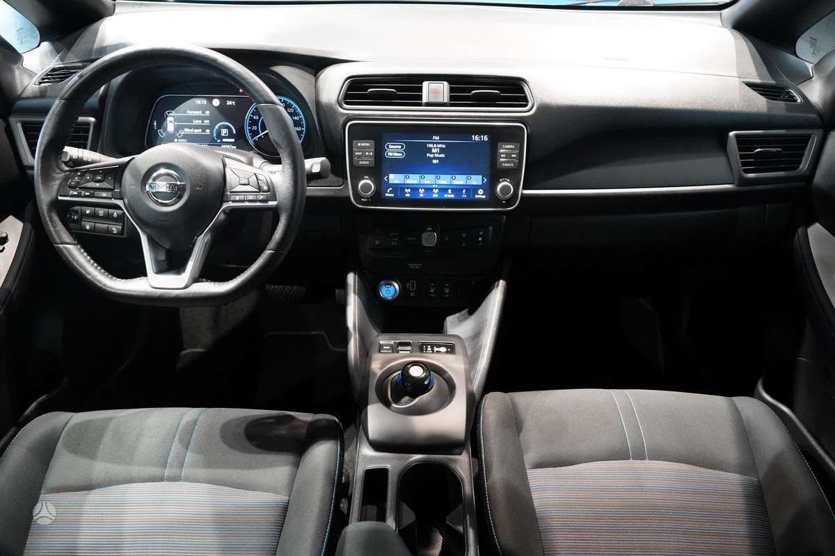 Nissan Leaf, 40 kWh, hatchback
