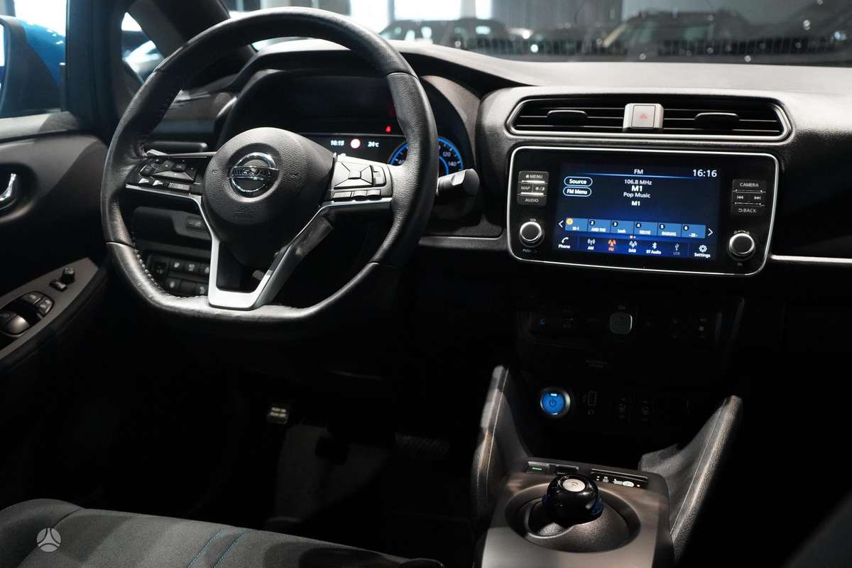 Nissan Leaf, 40 kWh, hatchback