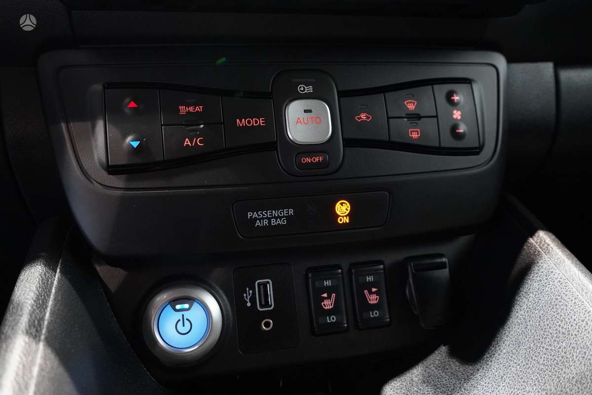 Nissan Leaf, 40 kWh, hatchback