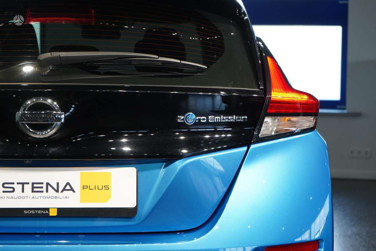 Nissan Leaf, 40 kWh, hatchback