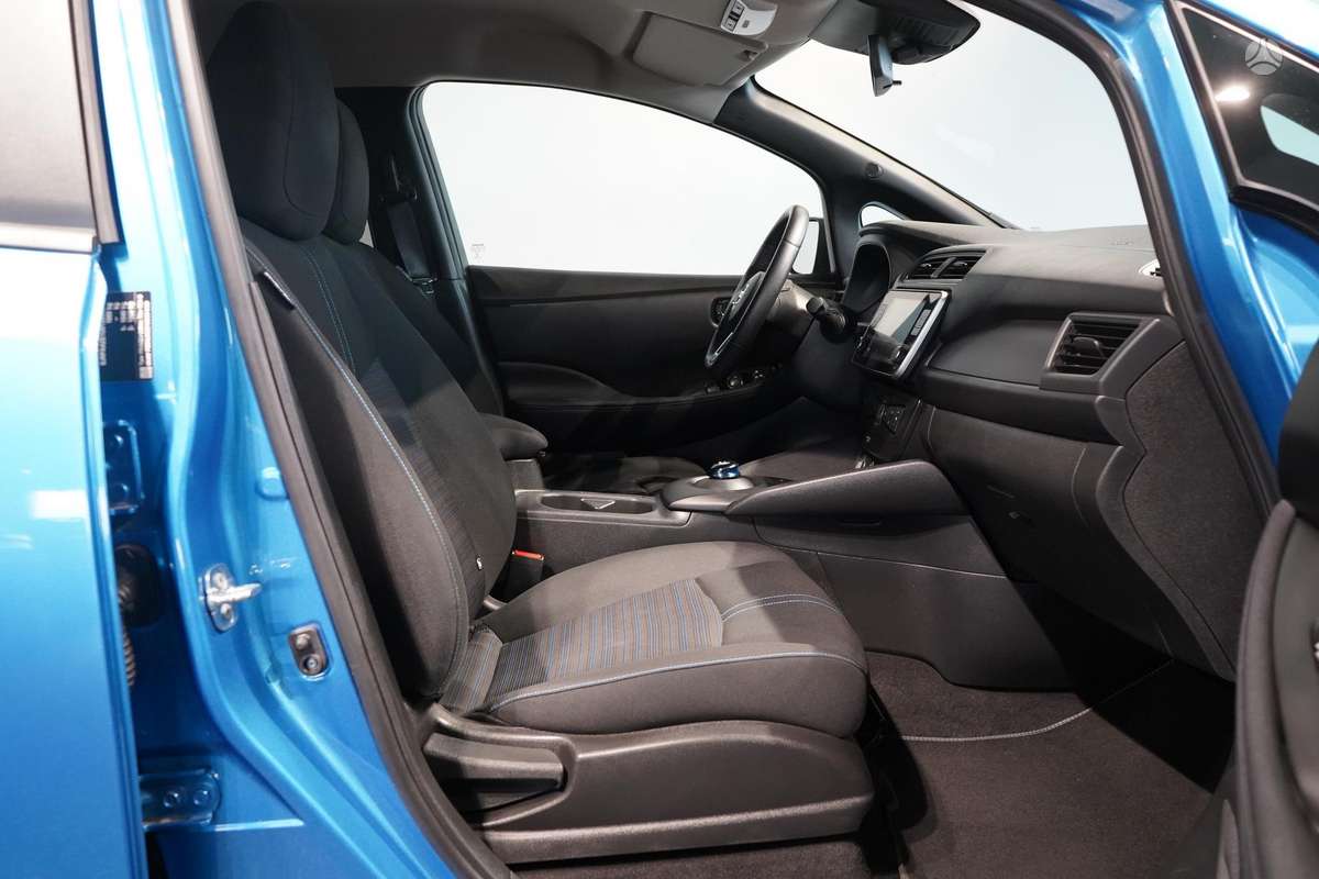 Nissan Leaf, 40 kWh, hatchback