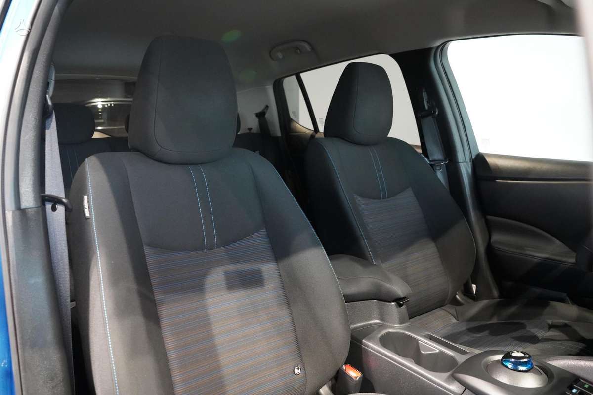 Nissan Leaf, 40 kWh, hatchback