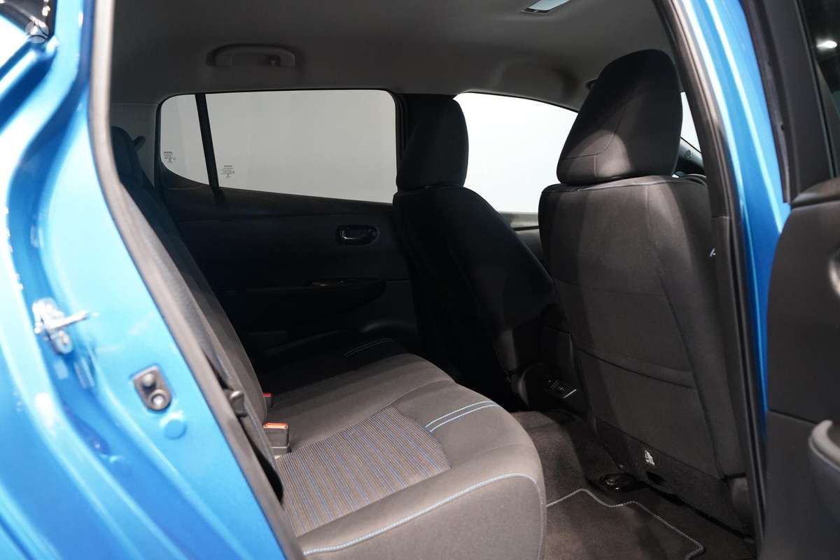Nissan Leaf, 40 kWh, hatchback