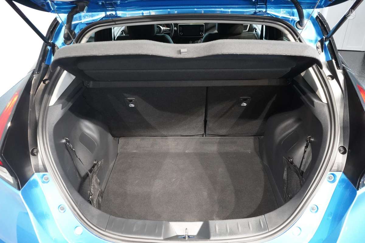 Nissan Leaf, 40 kWh, hatchback