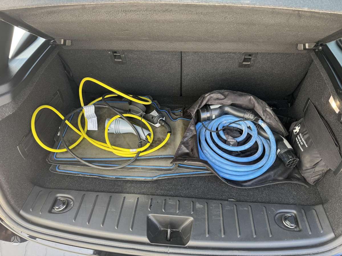 BMW i3, 33 kWh, hatchback