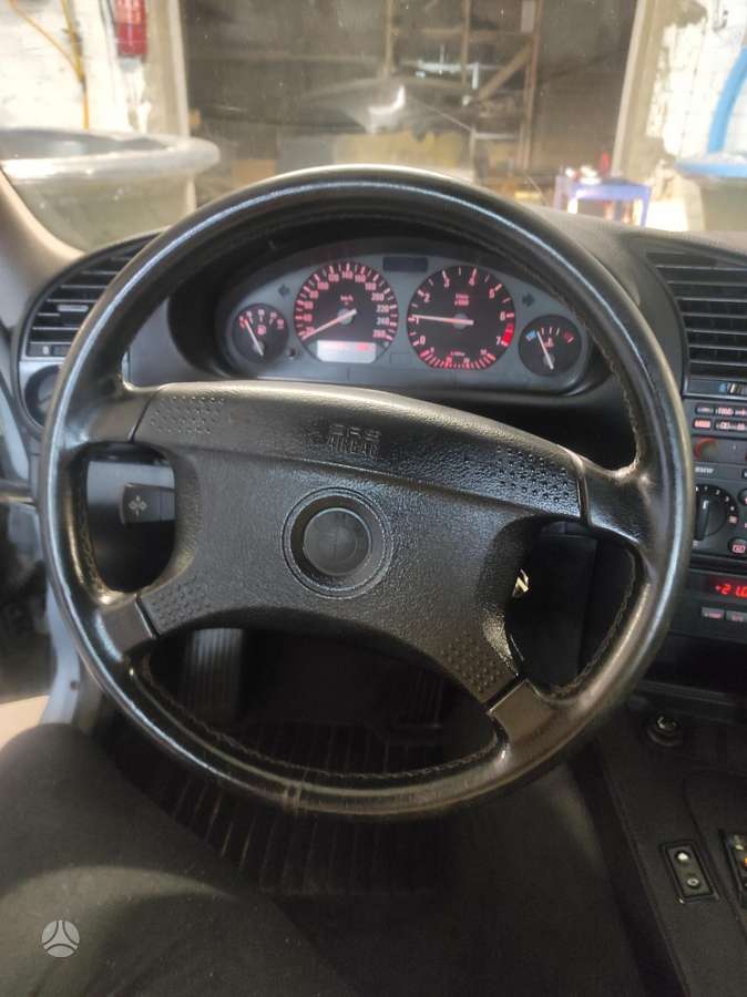 BMW 320, 2.0 l., coupe