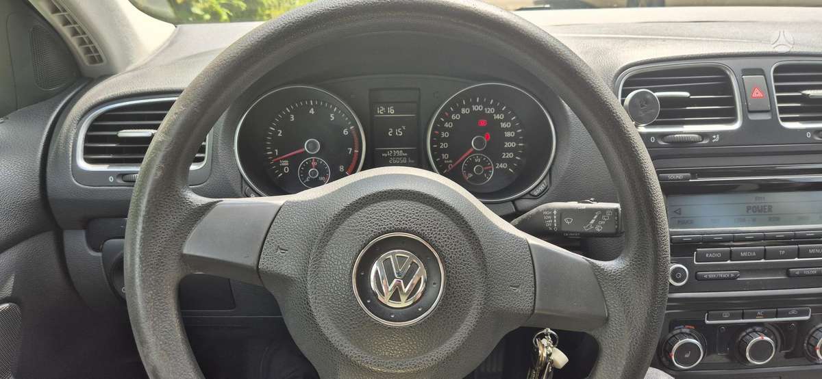 Volkswagen Golf - 9