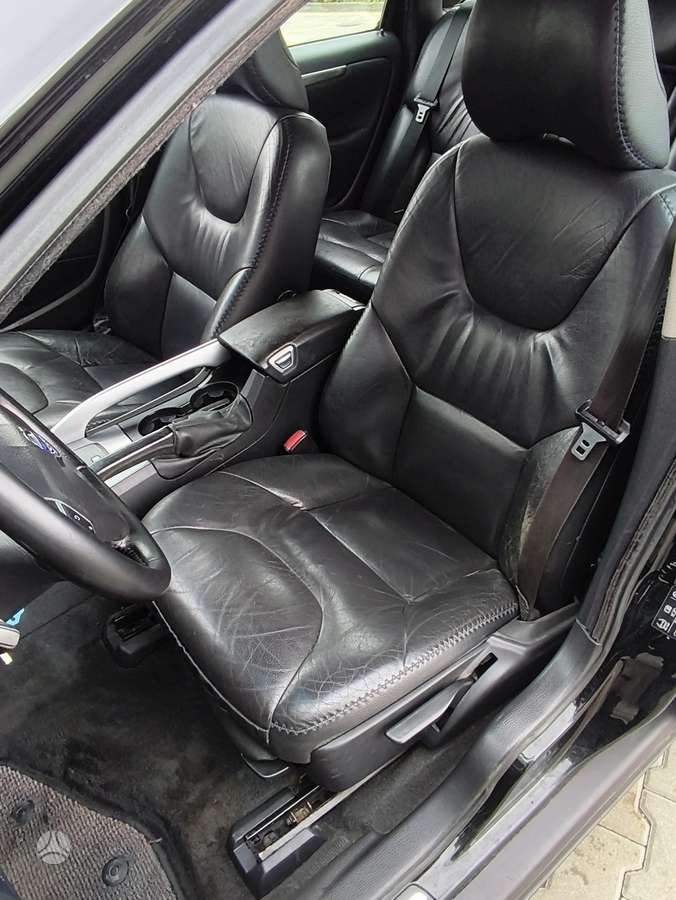 Volvo XC70, 2.4 l., wagon