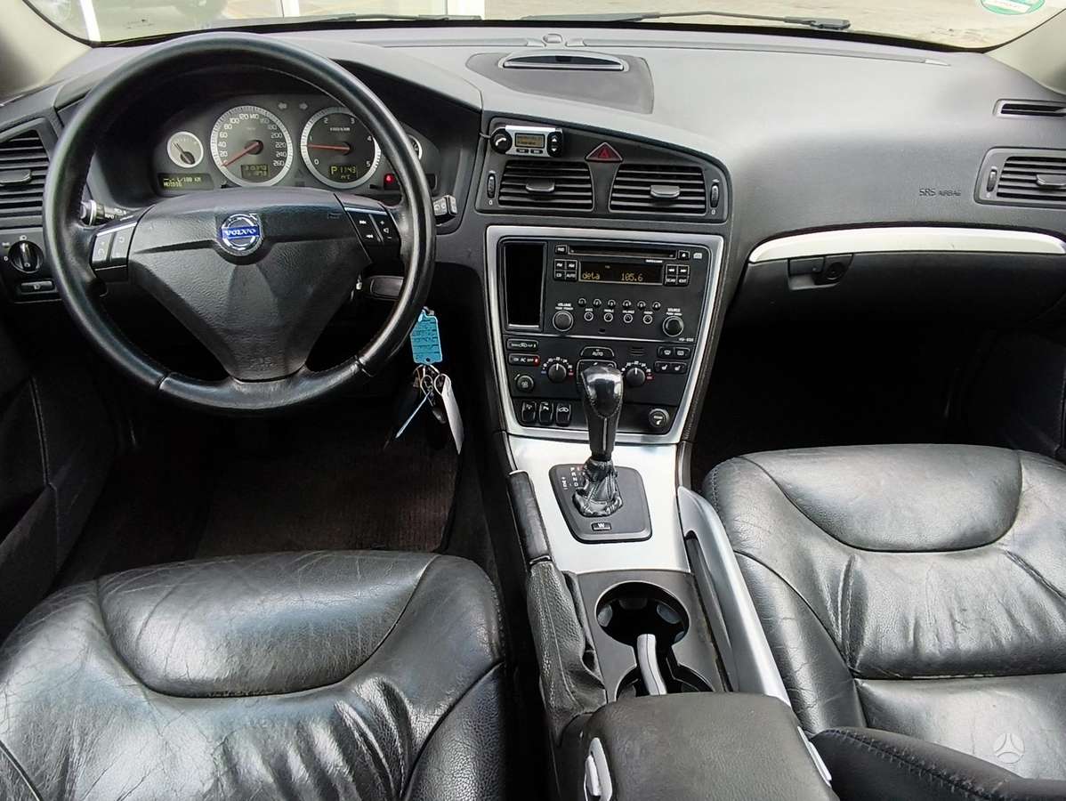 Volvo XC70, 2.4 l., wagon