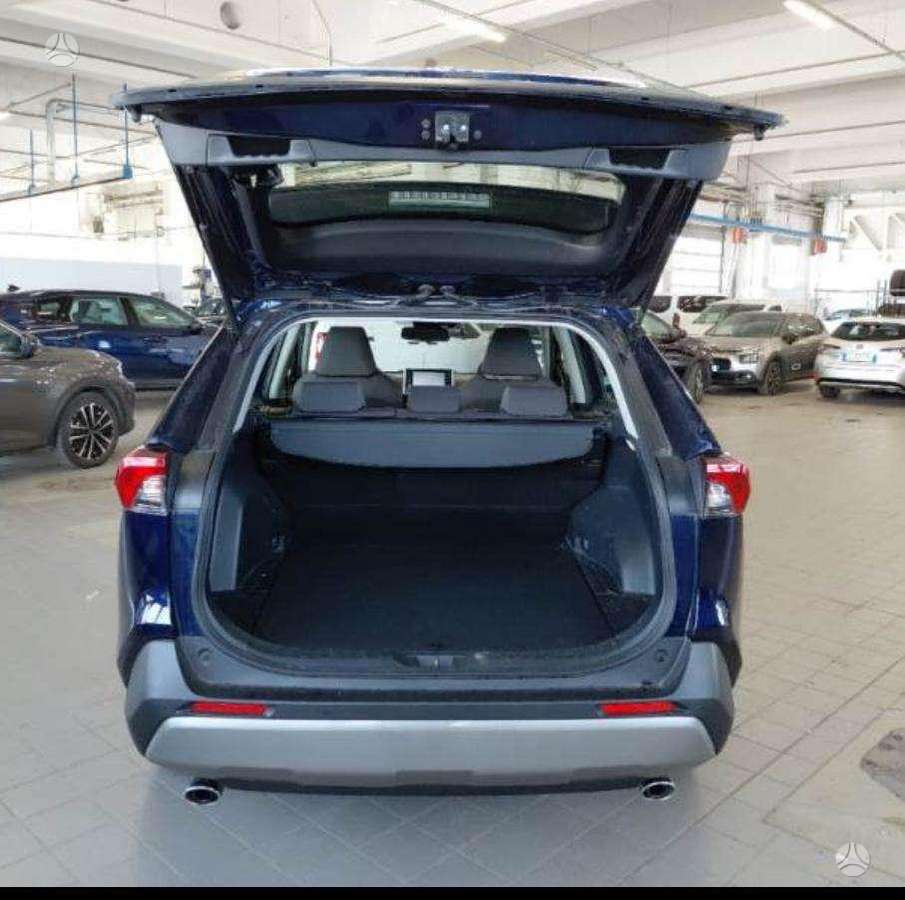 Toyota RAV4 - 8