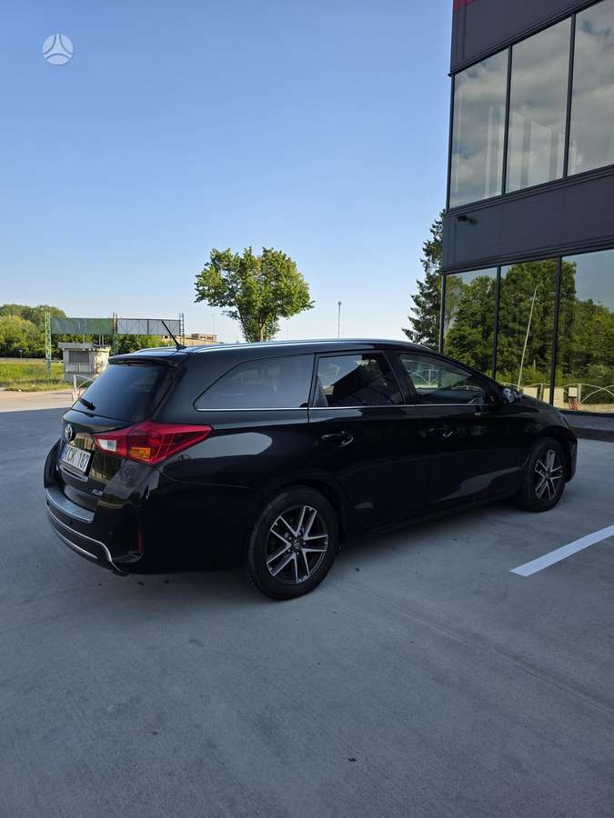 Toyota Auris, 2.0 l., Универсал