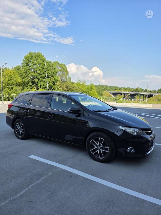 Toyota Auris, 2.0 l., Универсал
