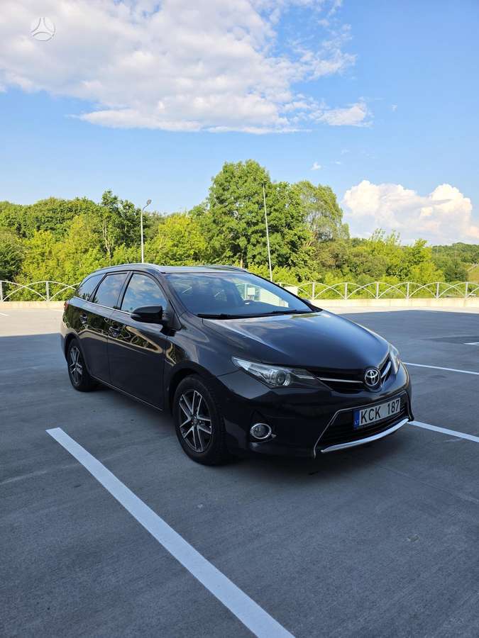 Toyota Auris, 2.0 l., wagon
