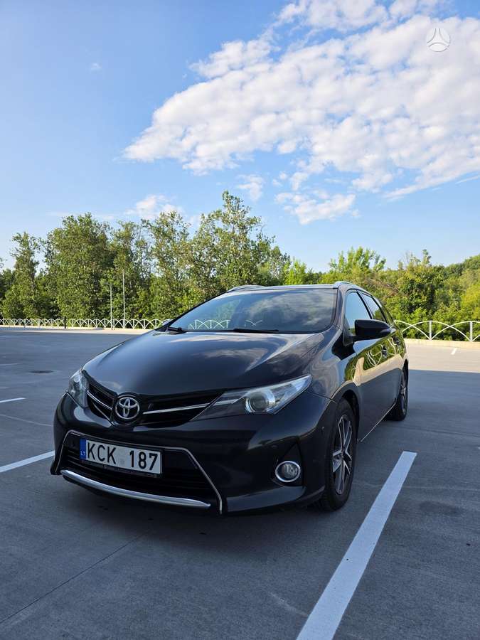 Toyota Auris, 2.0 l., Универсал