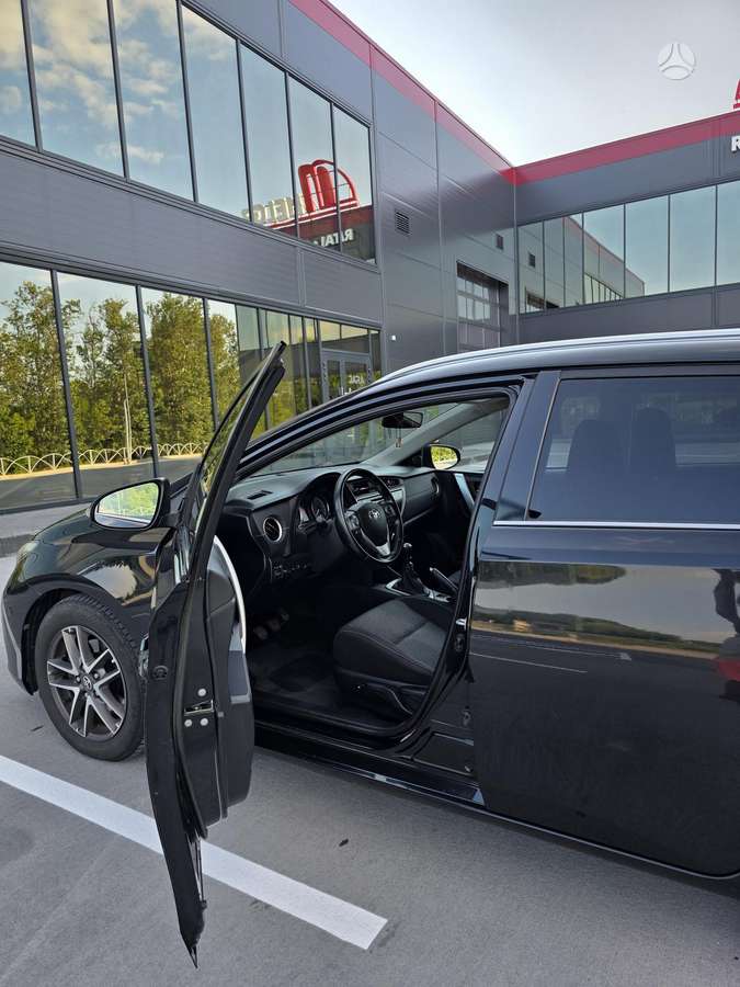 Toyota Auris, 2.0 l., Универсал