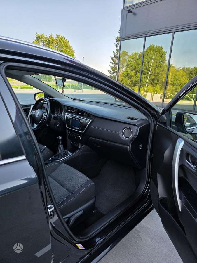 Toyota Auris, 2.0 l., Универсал
