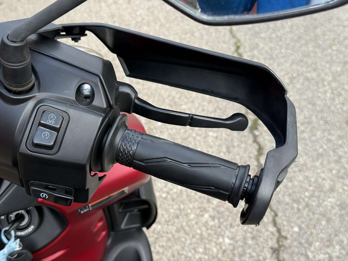 Yamaha Cygnus 125cc, scooters / mopeds