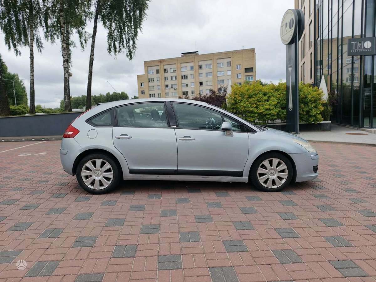 Citroen C4, 2.0 l., hatchback