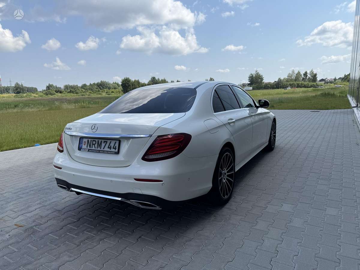 Mercedes-Benz E220, 2.2 l., Седан