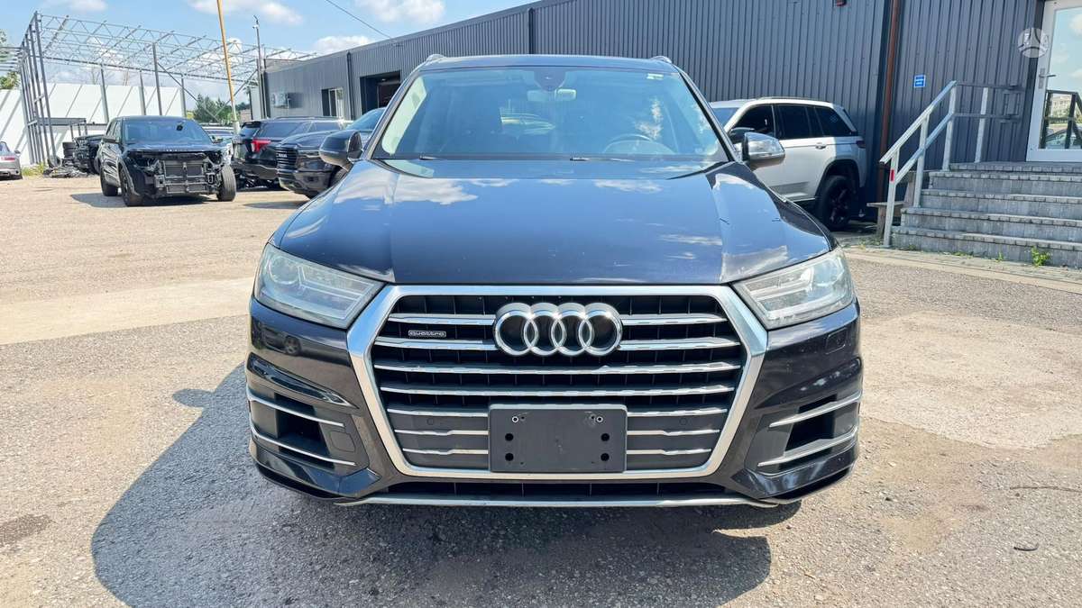 Audi Q7, 3.0 l., off-road / crossover