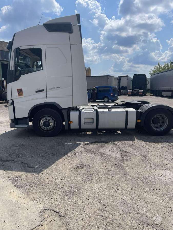 Volvo FH, 2 спальных места