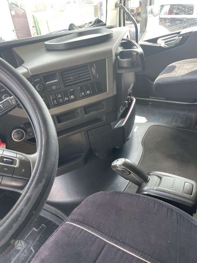 Volvo FH, 2 miegamosios vietos
