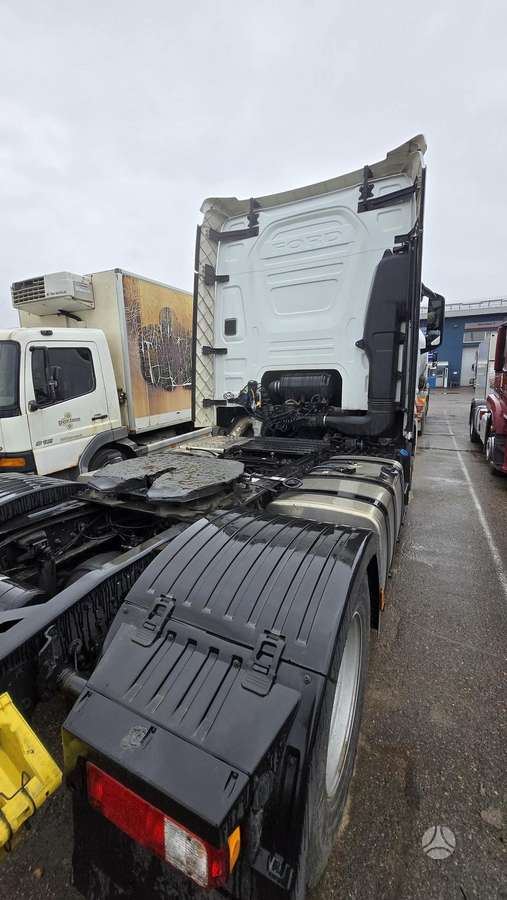 Ford F-MAX, 2 miegamosios vietos