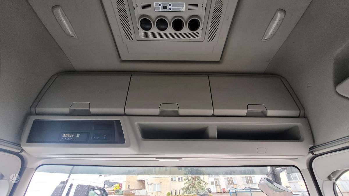 Ford F-MAX, 2 miegamosios vietos