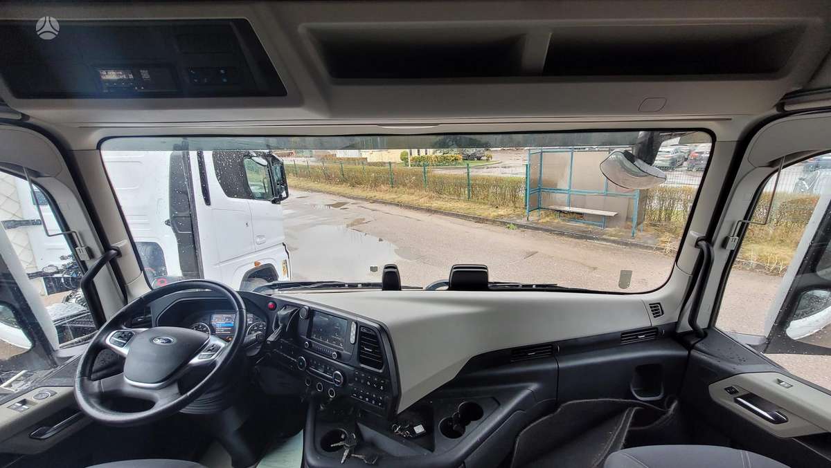 Ford F-MAX, 2 miegamosios vietos