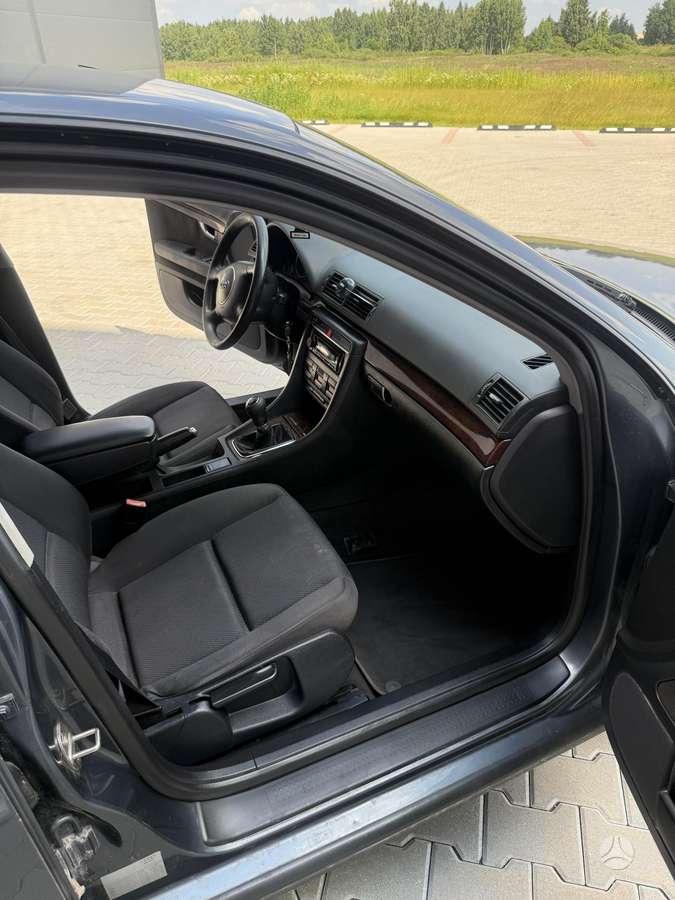 Audi A4, 2.0 l., Седан
